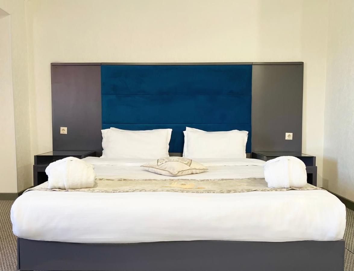 Almaty Grand Erbil Hotel מראה חיצוני תמונה