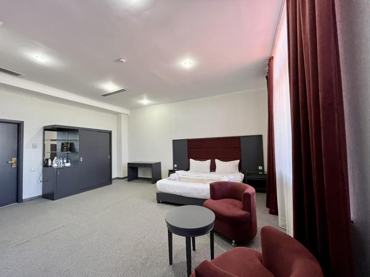 Almaty Grand Erbil Hotel מראה חיצוני תמונה