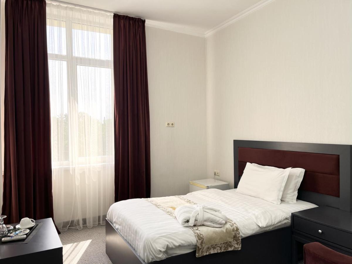 Almaty Grand Erbil Hotel מראה חיצוני תמונה