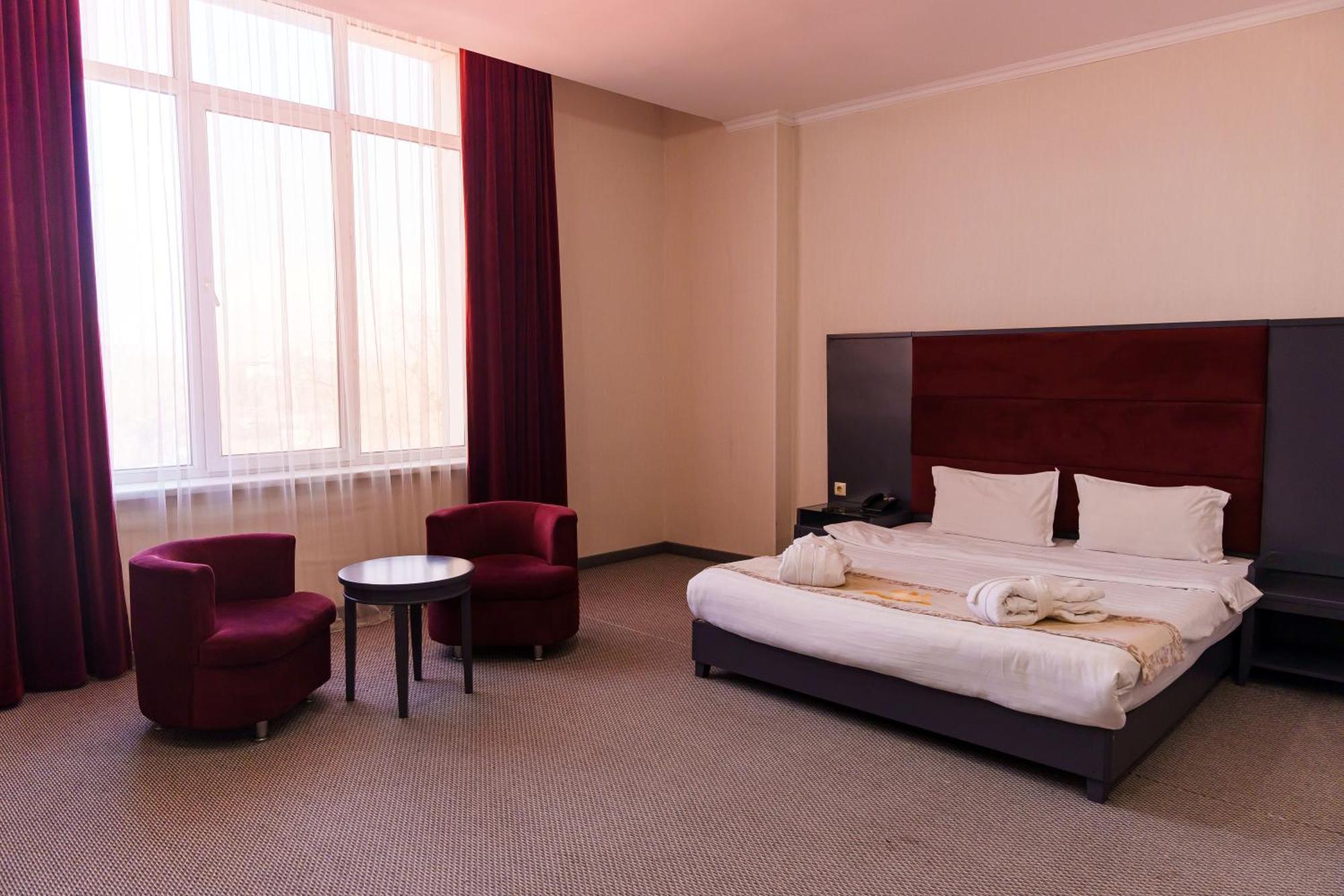 Almaty Grand Erbil Hotel מראה חיצוני תמונה