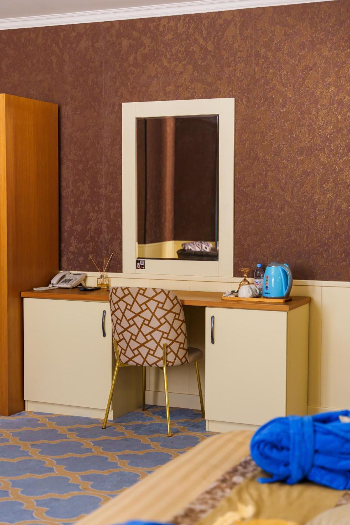 Almaty Grand Erbil Hotel מראה חיצוני תמונה