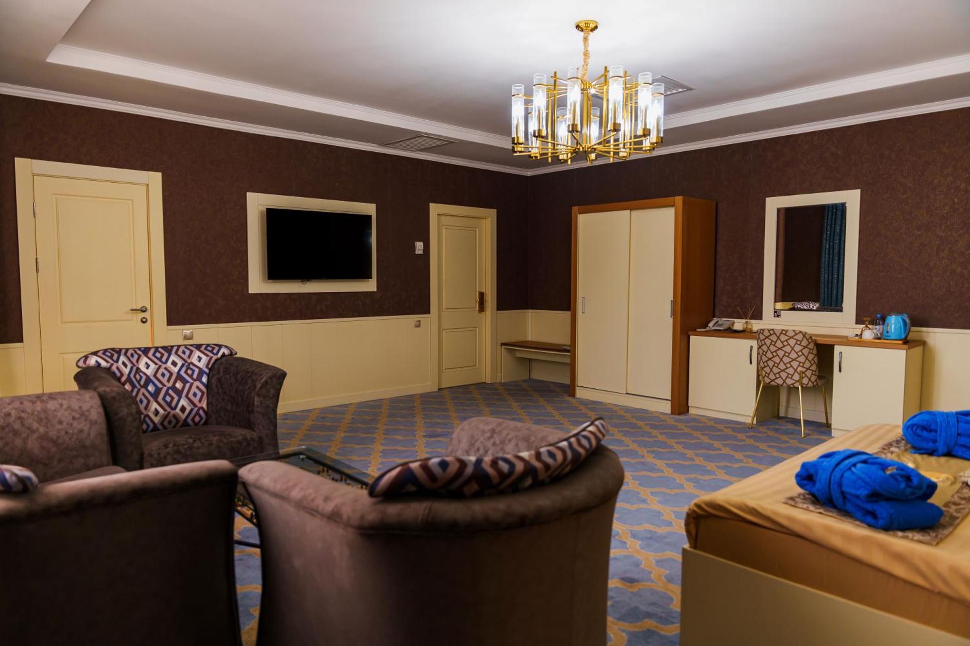 Almaty Grand Erbil Hotel מראה חיצוני תמונה